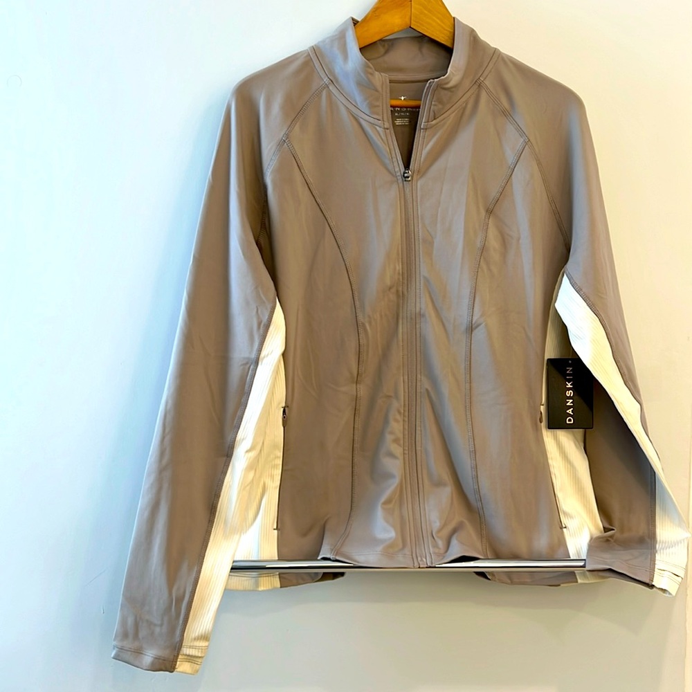 Danskin Yoga Jacket XL but fits more a L size
